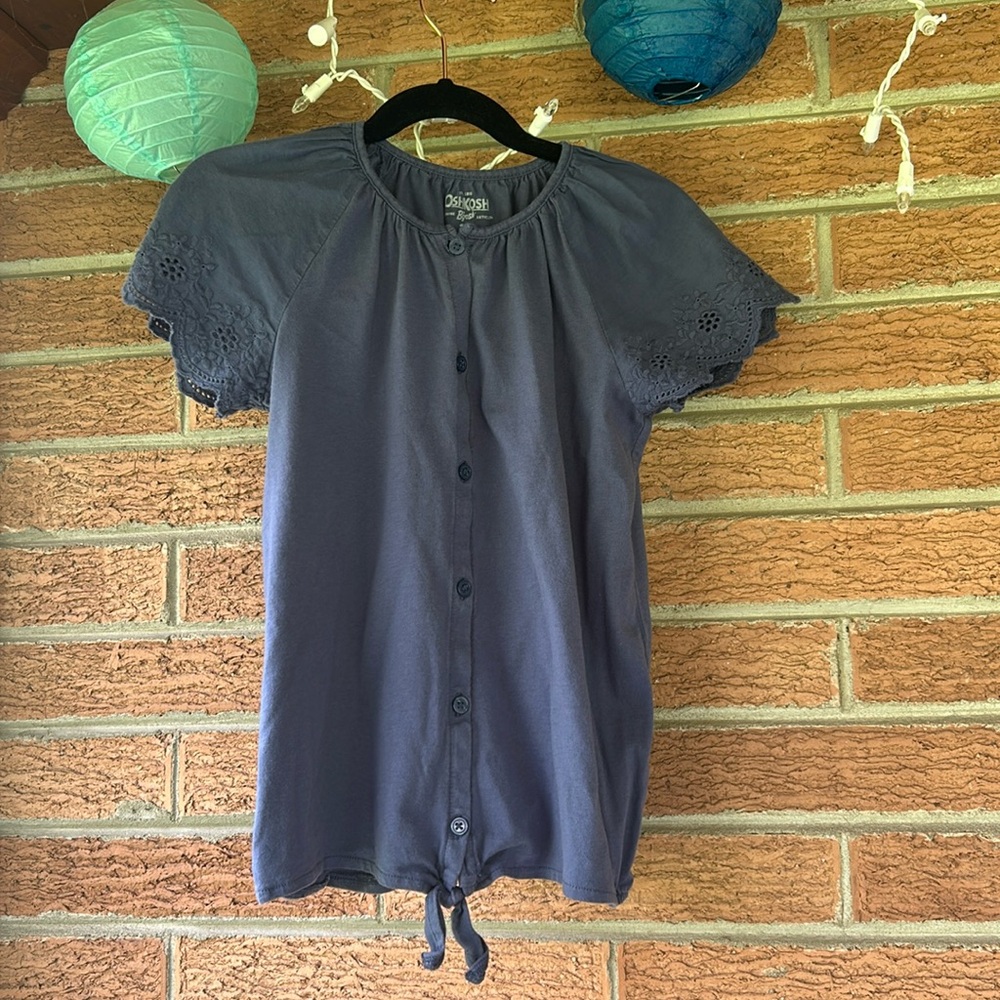 Oshkosh size 10 blue top and eyelit detailing